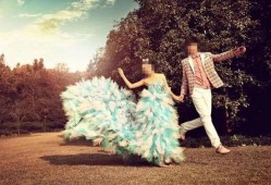 吃瓜婚纱照翻车