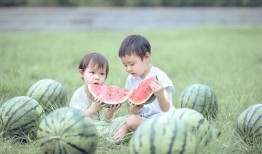 吃瓜视频小孩儿,揭秘小孩儿世界里的欢乐与成长