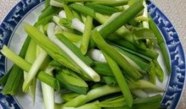 吃哈密瓜能吃蒜苔吗,美味搭配的饮食探索