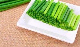 吃哈密瓜能吃蒜苔吗,美味搭配的饮食探索