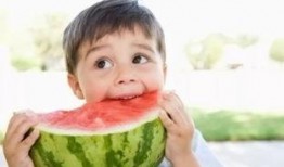 吃瓜视频小孩儿,揭秘小孩儿世界里的欢乐与成长