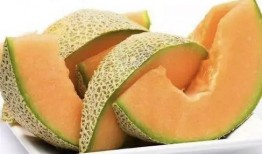 教爸爸吃哈密瓜吃皮,一段温馨的味蕾之旅